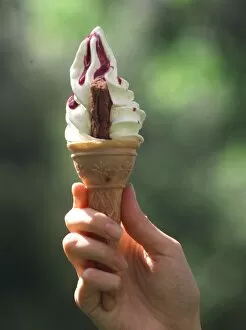 Images Dated 5th August 1998: Ice cream cone