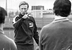 Images Dated 1st April 1972: Jack Charlton talking to coaches at Wallsend Sports Centre in April 1972