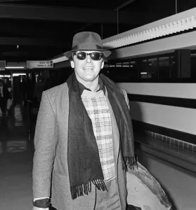 Jack Nicholson arrives in London. 25th February 1984 Jack Nicholson arrives in London. 25th February 1984