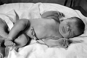Janet Traylor, 3 mins after birth at the Royal Northern Hospital. July 1943 P009100 Janet Traylor, 3 mins after birth at the Royal Northern Hospital. July 1943 P009100