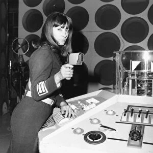 Images Dated 16th November 1988: Jean Marsh Actress In Dr Who November 1988 Dbase Msi