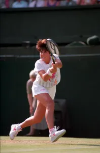 JENNIFER CAPRIATI PLAYING ON COURT AT THE 1993 WIMBLEDON TENNIS TOURNAMENT - JENNIFER CAPRIATI PLAYING ON COURT AT THE 1993 WIMBLEDON TENNIS TOURNAMENT -