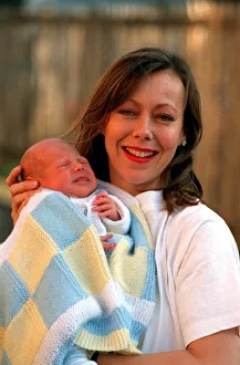 JENNY AGUTTER AND HER NEW BABY SON, JONATHAN - 1991 JENNY AGUTTER AND HER NEW BABY SON, JONATHAN - 1991