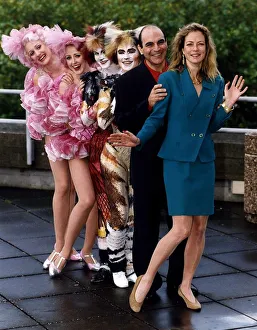 Jenny Seagrove Actress with David Suchet and the girls from the musical Cats Jenny Seagrove Actress with David Suchet and the girls from the musical Cats