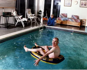 Jim Bowen TV Presenter Bullseye at home in his swimming pool with his wife Phyllis Bowen Jim Bowen TV Presenter Bullseye at home in his swimming pool with his wife Phyllis Bowen