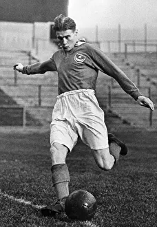 Jimmy Dickinson Portsmouth football player 1946-1965, Jimmy Dickinson holds Jimmy Dickinson Portsmouth football player 1946-1965, Jimmy Dickinson holds