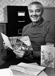 Joe Fagan opening cards from well-wishers. August 1983 Joe Fagan opening cards from well-wishers. August 1983