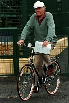John Aspinall Zoo Owner December 1997 Owner of Howletts Zoo where zoo keepers have been John Aspinall Zoo Owner December 1997 Owner of Howletts Zoo where zoo keepers have been