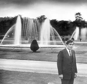 John Broome taking a stroll through the gardens Page 50 TWWW Potters Holiday John Broome taking a stroll through the gardens Page 50 TWWW Potters Holiday