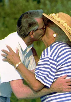 John Major kissing Babara Bush on the arrival of the Major family in USA 1991 John Major kissing Babara Bush on the arrival of the Major family in USA 1991
