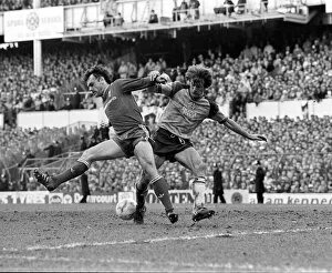 Images Dated 5th April 1986: JOHN WARK IN A TACKLE DURING LIVERPOOL V SOUTHAMPTON, SEMI-FINAL OF THE FA CUP AT WHITE