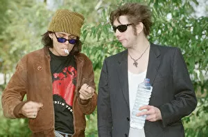 Images Dated 28th September 1994: Johnny Depp (left in the hat) and singer Shane MacGowan
