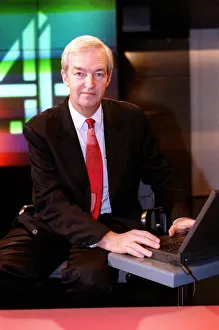 Jon Snow TV Presenter December 1998 Cahnnel 4 newscaster A©mirrorpix Jon Snow TV Presenter December 1998 Cahnnel 4 newscaster A©mirrorpix