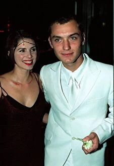 Images Dated 17th October 1997: Jude Law and Sadie Frost at premiere of Oscar Wilde 1997