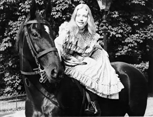 Judi Bowker Actress Stars In Black Beauty - September 1972 Dbase Msi Judi Bowker Actress Stars In Black Beauty - September 1972 Dbase Msi