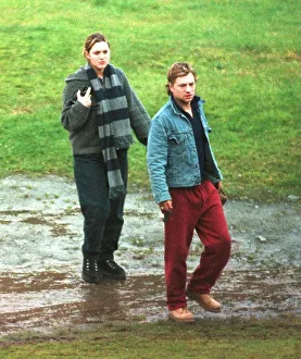 Kate Winslet and new husband Jim Threapleton Nov 1998 onn honeymoon in the Scottish Kate Winslet and new husband Jim Threapleton Nov 1998 onn honeymoon in the Scottish
