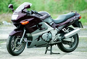 Kawasaki 600 ZZR motorcycle road record June 1998 motoring supplement purple Kawasaki 600 ZZR motorcycle road record June 1998 motoring supplement purple