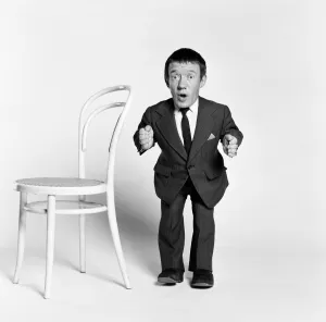 Kenny Baker, actor who plays robot character R2-D2 in new science fiction film, Star Wars Kenny Baker, actor who plays robot character R2-D2 in new science fiction film, Star Wars