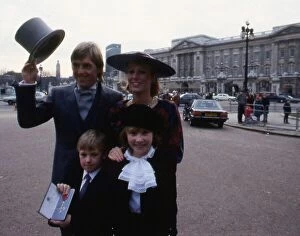 Images Dated 1st February 1985: Kenny Dalglish and family outside Buckingham Palace February 1985