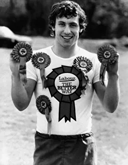 Kenny Sansom Arsenal and England footballer May 1979 wearing a Labour Party T Kenny Sansom Arsenal and England footballer May 1979 wearing a Labour Party T