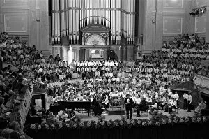 Images Dated 13th May 1992: Kirklees Primary School Music Festival - Hundreds of Kirklees primary schoolchildren will