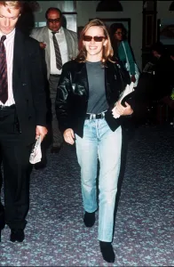 Kylie Minogue actress & singer at London Airport dbase msi A©Mirrorpix Kylie Minogue actress & singer at London Airport dbase msi A©Mirrorpix