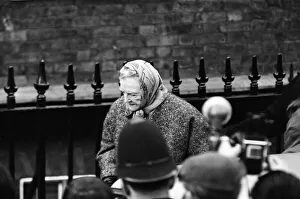 Lady Churchill takes a drive while a large crowd waited outside 28 Hyde Park Gate, London Lady Churchill takes a drive while a large crowd waited outside 28 Hyde Park Gate, London
