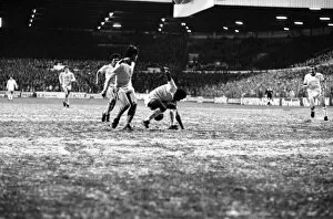 Images Dated 12th December 1981: Leeds United 0 v. Tottenham Hotspur 0. Decemebr 1981 MF04-04-037