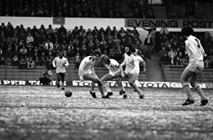 Images Dated 12th December 1981: Leeds United 0 v. Tottenham Hotspur 0. Decemebr 1981 MF04-04-042