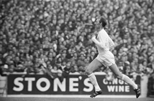 Images Dated 17th October 1970: Leeds United verses Manchester United at Elland Road, Leeds, Yorkshire