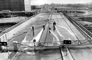 Images Dated 1st June 1976: The legendary summer of 1976 was so hot that the swing bridge at the Cumberland Basin