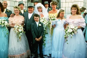 Les Dawson Comedian and his new wife Tracy stand with friends Les Dawson Comedian and his new wife Tracy stand with friends