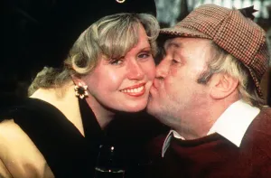 Les Dawson with his pregnant wife Tracy Dawson dbase msi Les Dawson with his pregnant wife Tracy Dawson dbase msi