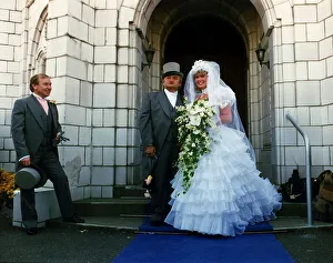 Les Dawson and wife Tracey after their wedding 1989 Les Dawson and wife Tracey after their wedding 1989