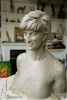Mirror/0100to0199 00158/lesley proven sculpture princess diana Mirror/0100to0199 00158/lesley proven sculpture princess diana