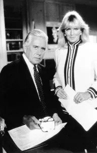 Linda Evans Actress who plays the part of Chrystal Carrington Linda Evans Actress who plays the part of Chrystal Carrington