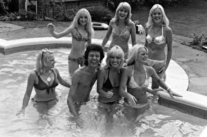 Images Dated 1st September 1972: Lionel Blair has just acquired a new house in Bushey, Hertfordshire