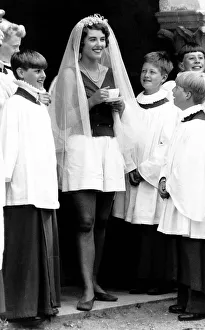 Liz Hurley a break from filming Christabel means a cuppa for liz Liz Hurley a break from filming Christabel means a cuppa for liz