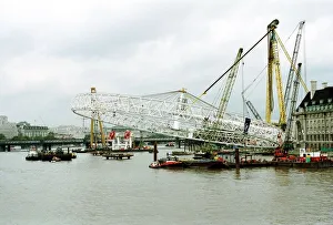 THE LONDON EYE MILLENNIUM FERRIS WHEEL October 1999 - 12pm The giant ferris THE LONDON EYE MILLENNIUM FERRIS WHEEL October 1999 - 12pm The giant ferris