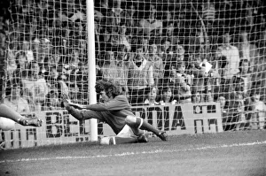 Luton Town. vs. Arsenal. August 1977 77-04352-045 Luton Town. vs. Arsenal. August 1977 77-04352-045