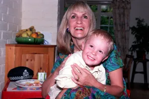 LYNN FAULDS-WOOD WITH HUSBAND JOHN STAPLETON AND THEIR SON NICHOLAS STAPLETON IN LYNN FAULDS-WOOD WITH HUSBAND JOHN STAPLETON AND THEIR SON NICHOLAS STAPLETON IN
