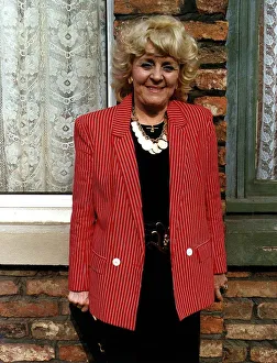 Lynne Perrie stars in Coronation Street October 1989 DBase Lynne Perrie stars in Coronation Street October 1989 DBase