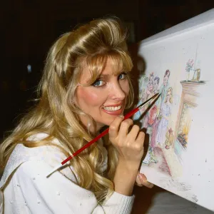 Lynsey de Paul singer August 1992 painting holding brush Lynsey de Paul singer August 1992 painting holding brush