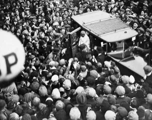 Mahatma Gandhi and Mahadev Desai arrive by car on a visit to Dr Mahatma Gandhi and Mahadev Desai arrive by car on a visit to Dr