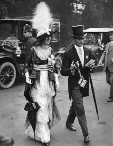 Man and woman arriving for the races at Ascot. July 1926 P008563 Man and woman arriving for the races at Ascot. July 1926 P008563