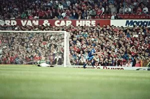 Images Dated 19th August 1992: Manchester United 0 - 3 Everton, Premier League match at Old Trafford