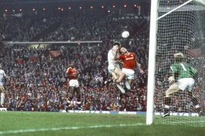 Manchester United 1-1 Liverpool, League match at Old Trafford, Sunday 15th November 1987 Manchester United 1-1 Liverpool, League match at Old Trafford, Sunday 15th November 1987