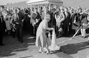 Images Dated 14th December 2005: Margaret Thatcher seen here opening the final section of the M25 motorway October
