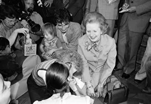 Images Dated 11th July 1980: Margaret Thatcher visits Toynbee Hall in the East End with children July 1980