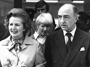 Images Dated 11th July 1980: Margaret Thatcher visits Toynbee Hall in the East End with former Tory minister John